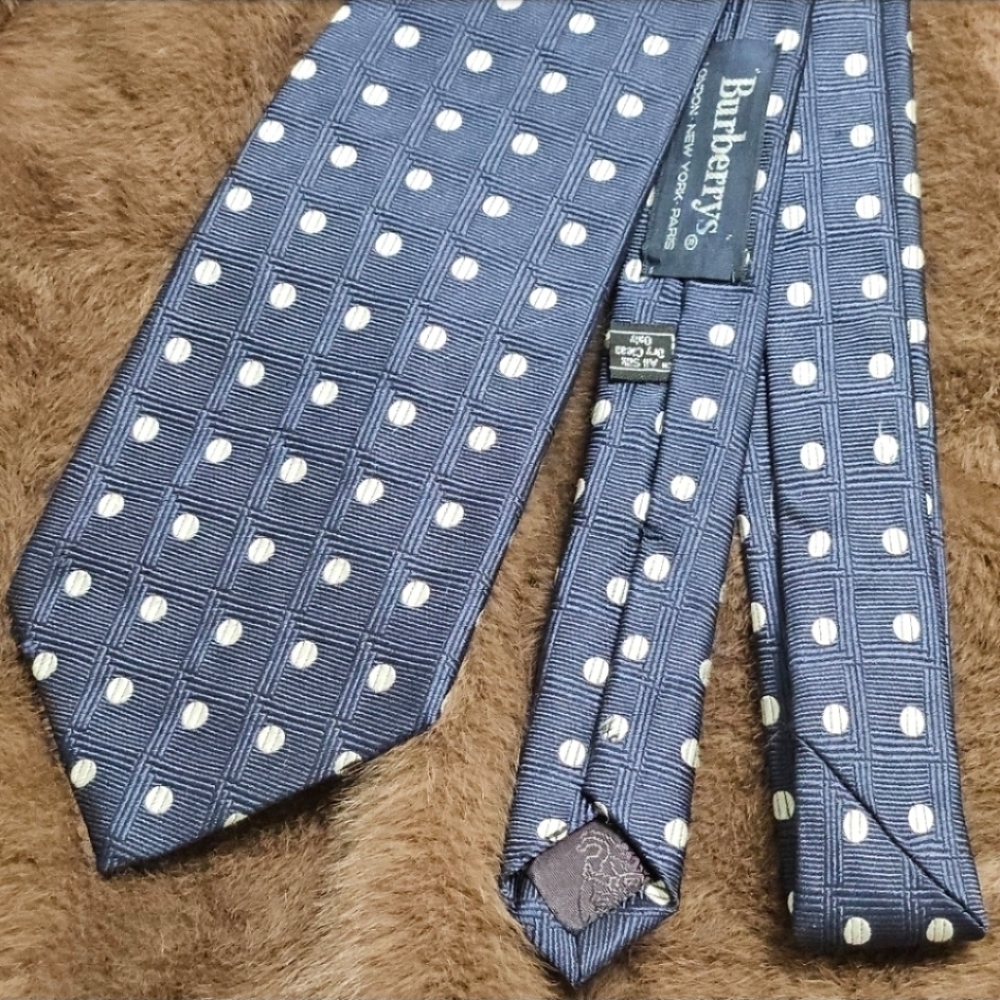 Burberrys Navy Blue Polka Dot Silk Tie